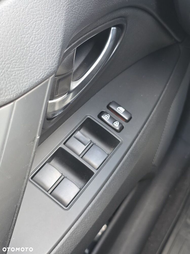 Toyota Avensis 1.8 Premium MS - 16