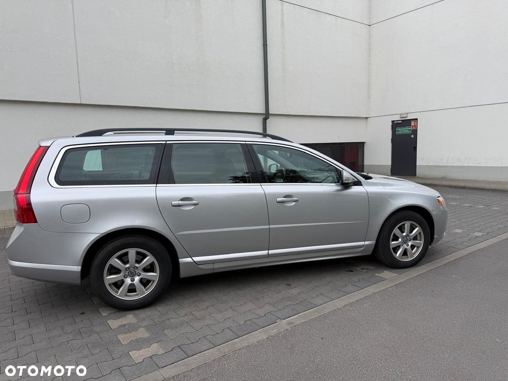 Volvo V70 2.0T Momentum - 9