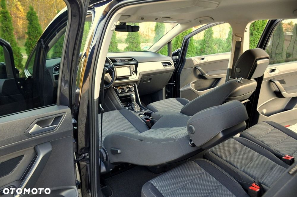 Volkswagen Touran - 28
