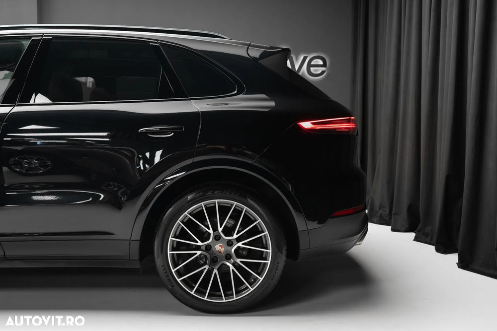Porsche Cayenne - 9