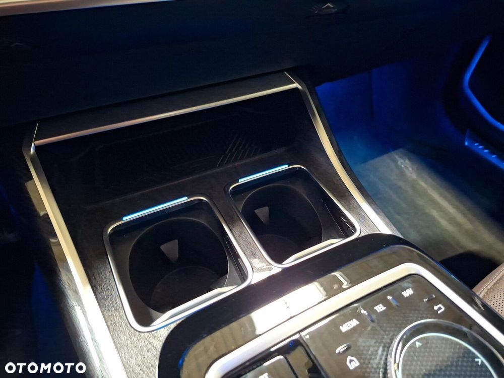 BMW Seria 7 - 28