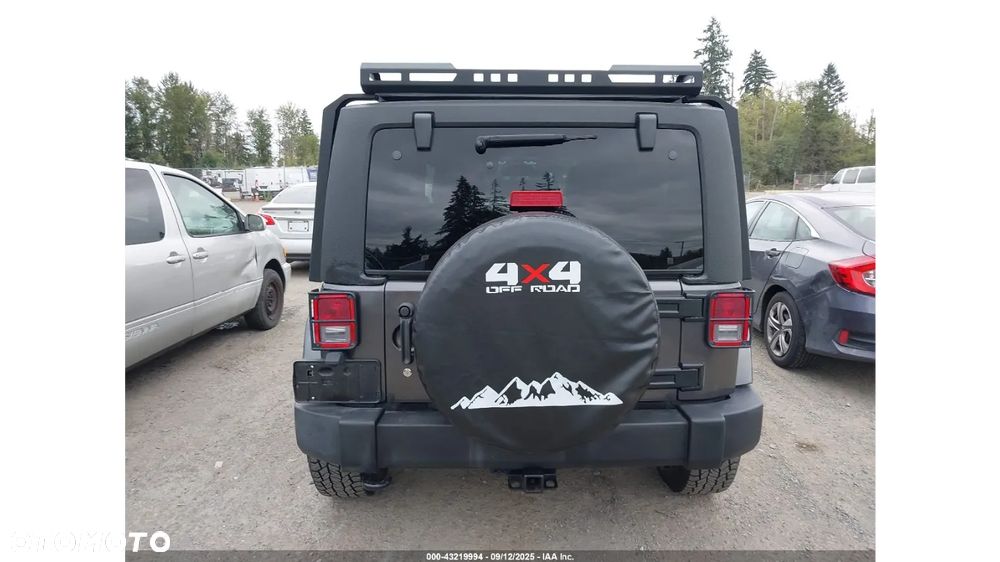 Jeep Wrangler - 8