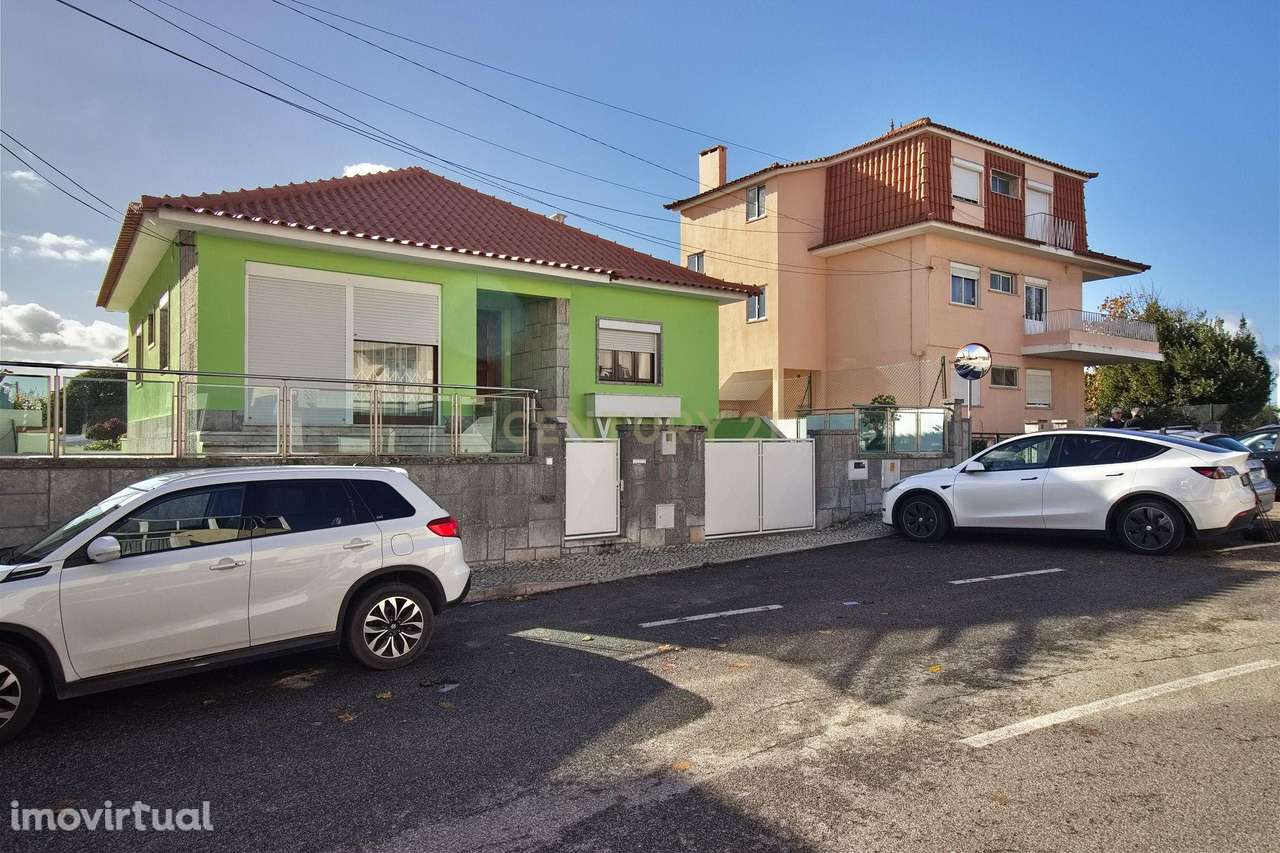 Moradia Térrea, isolada, com Terreno adjacente num total de 1107 m2, - Grande imagem: 2/38