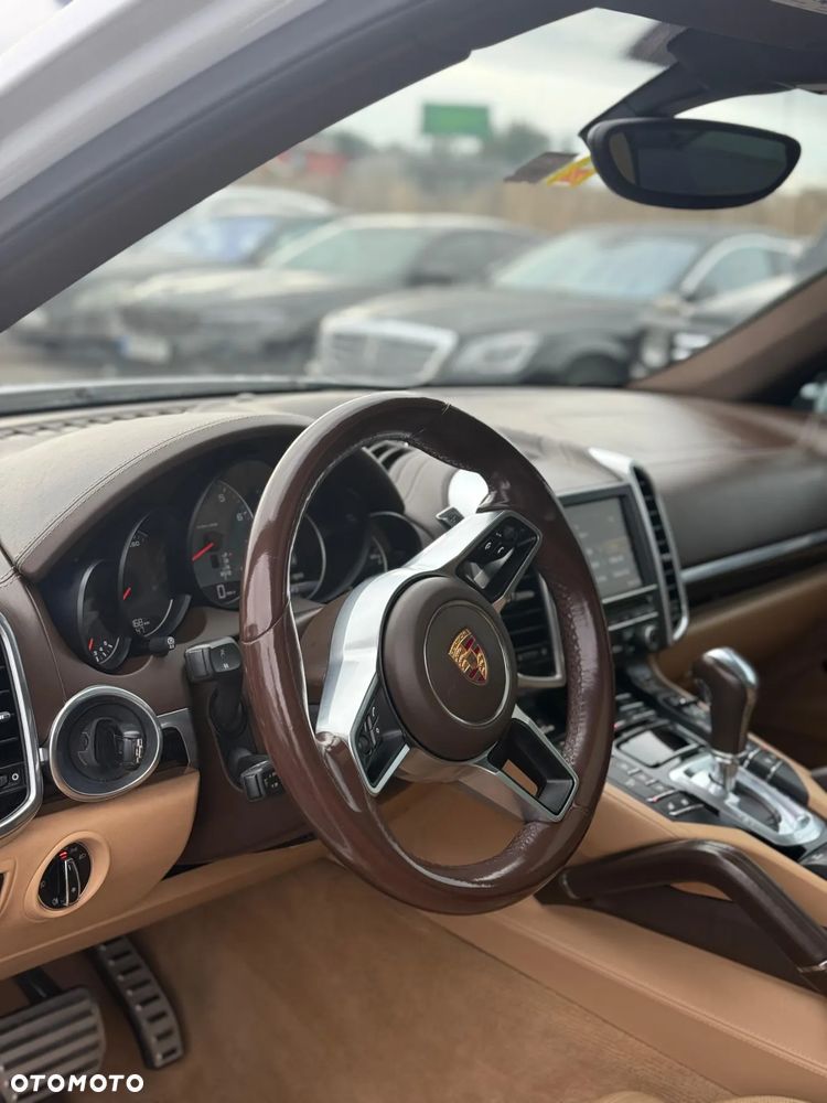 Porsche Cayenne GTS - 15