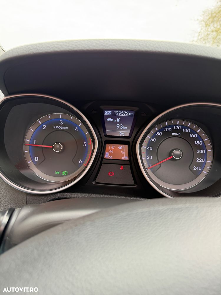 Hyundai i30 blue Kombi 1.6 CRDi Passion - 16