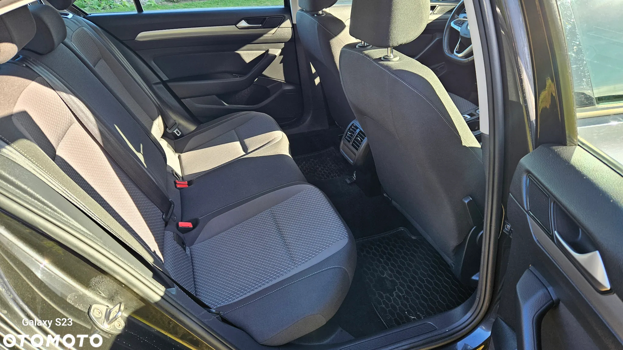 Volkswagen Passat - 13