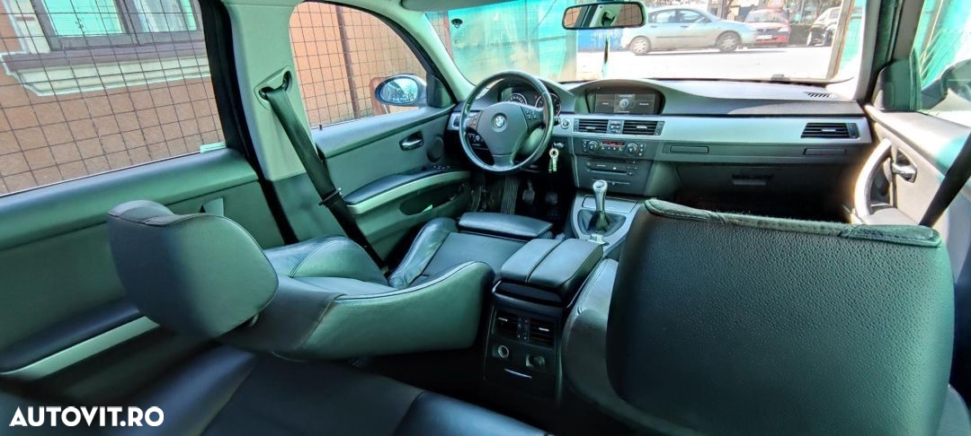 BMW Seria 3 325xi Touring - 5