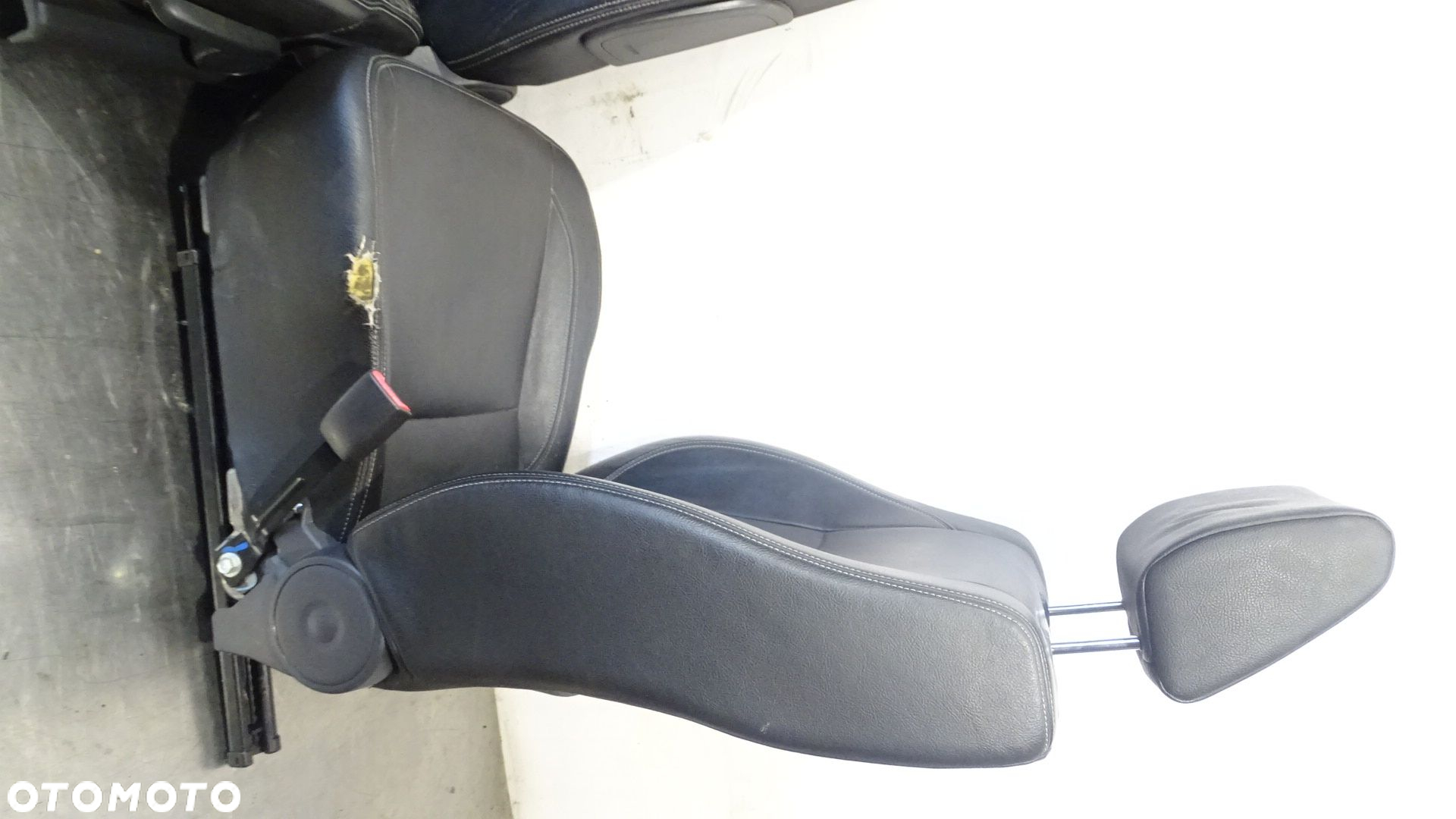 FOTELE KOMPLET SKÓRA FIAT SEDICI 1.9 - 22