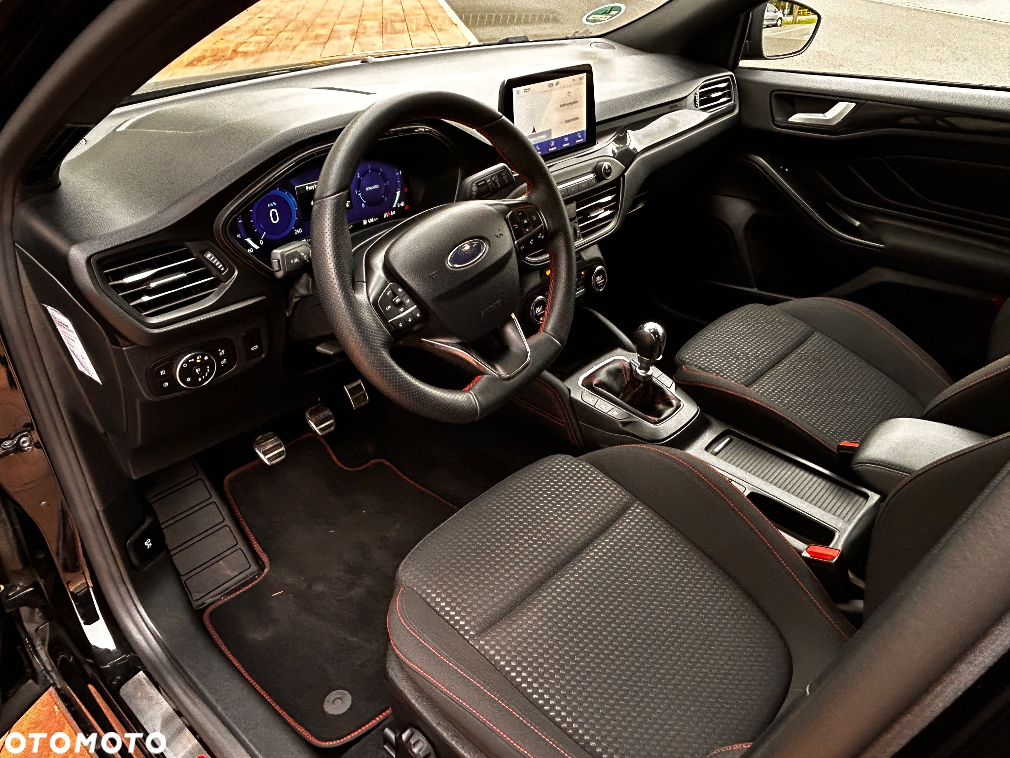 Ford Focus 1.5 EcoBlue Start-Stopp-System ST-LINE - 24