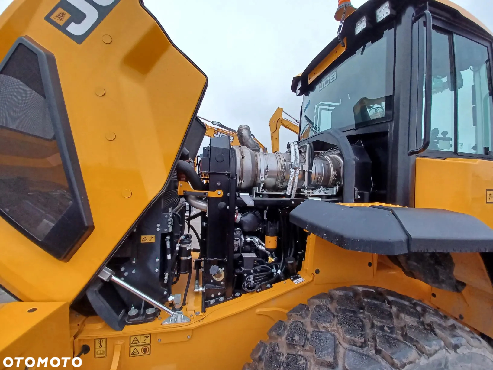 JCB 427HT - 11