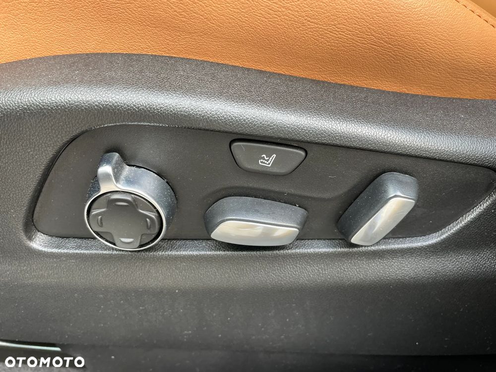 Cadillac XT4 w całości lub na części - 14