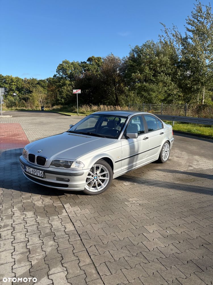 BMW Seria 3 - 36