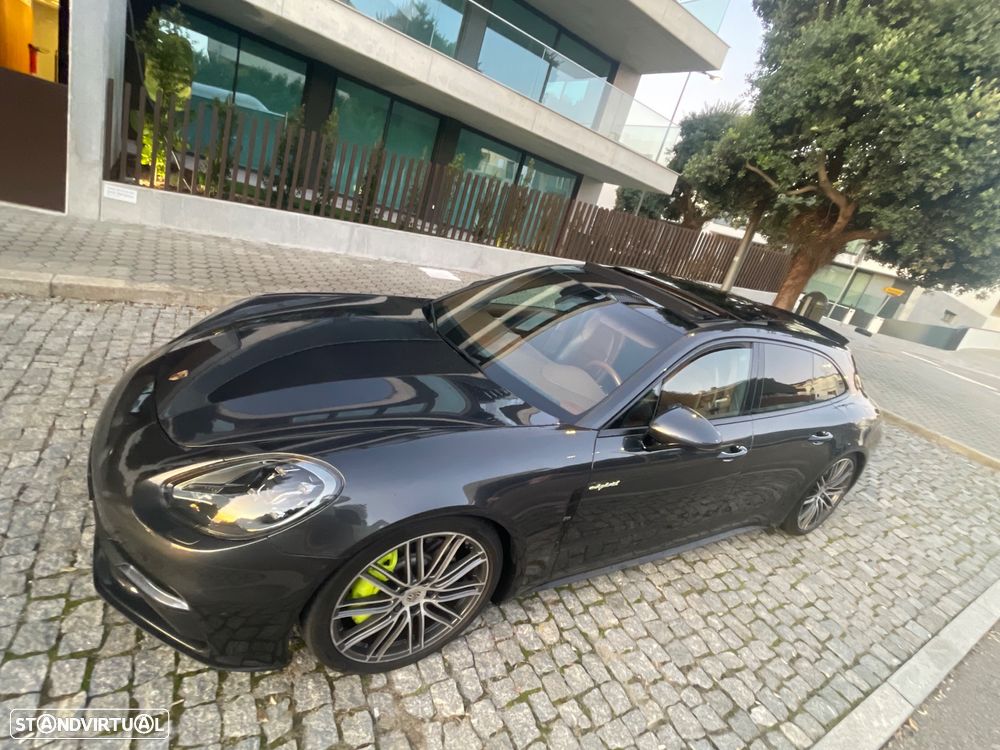 Porsche Panamera Sport Turismo 4 E-Hybrid 10 Years Edition - 1