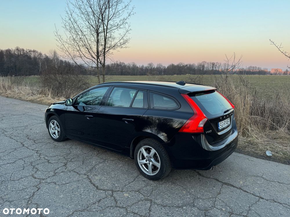 Volvo V60 D2 Momentum - 1