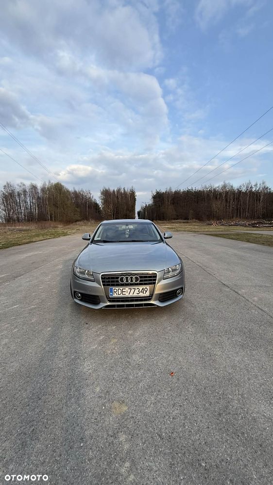 Audi A4 Limousine - 4