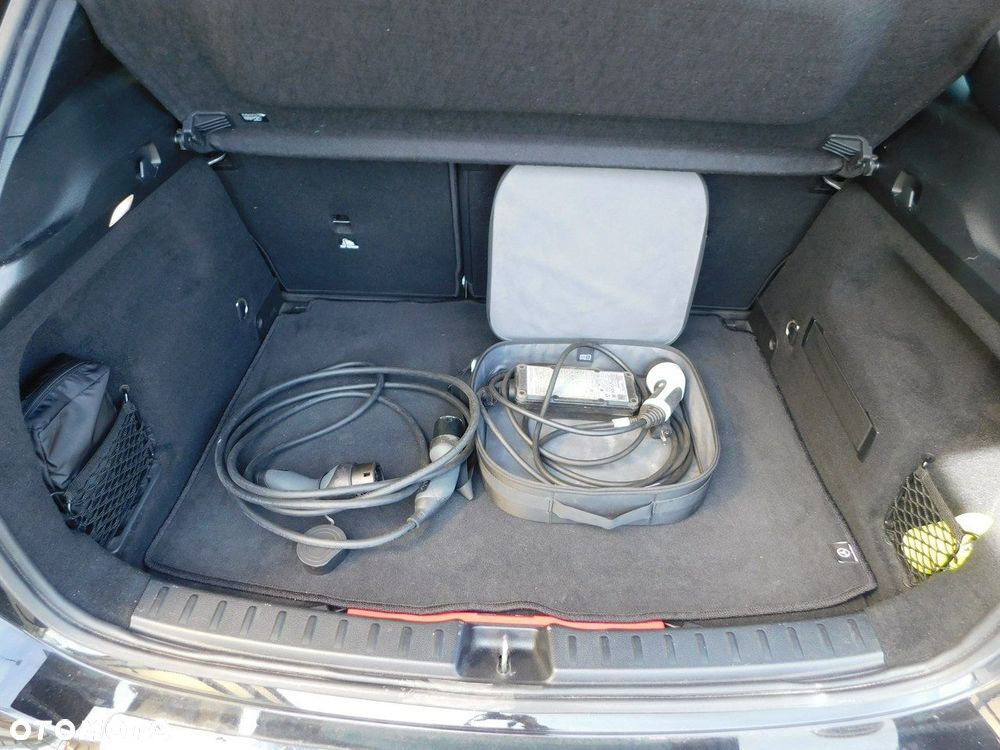 Mercedes-Benz GLA - 17