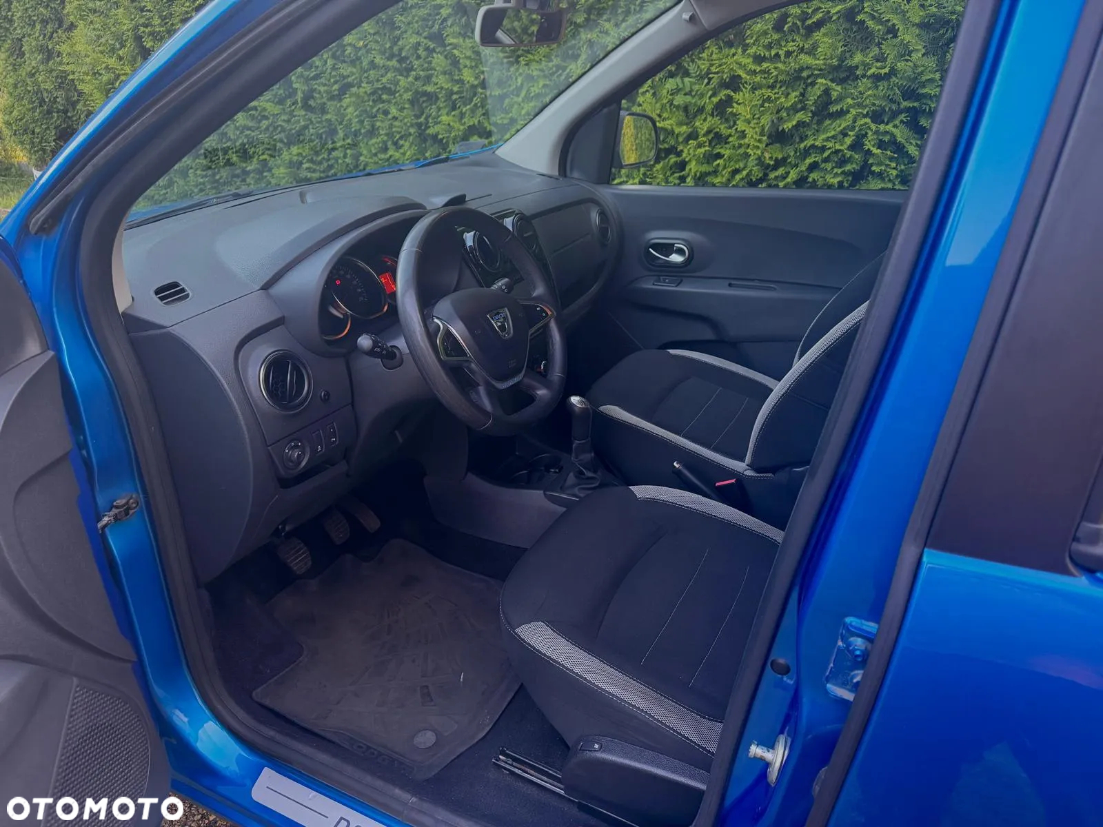 Dacia Lodgy 1.6 SCe Stepway S&S - 6