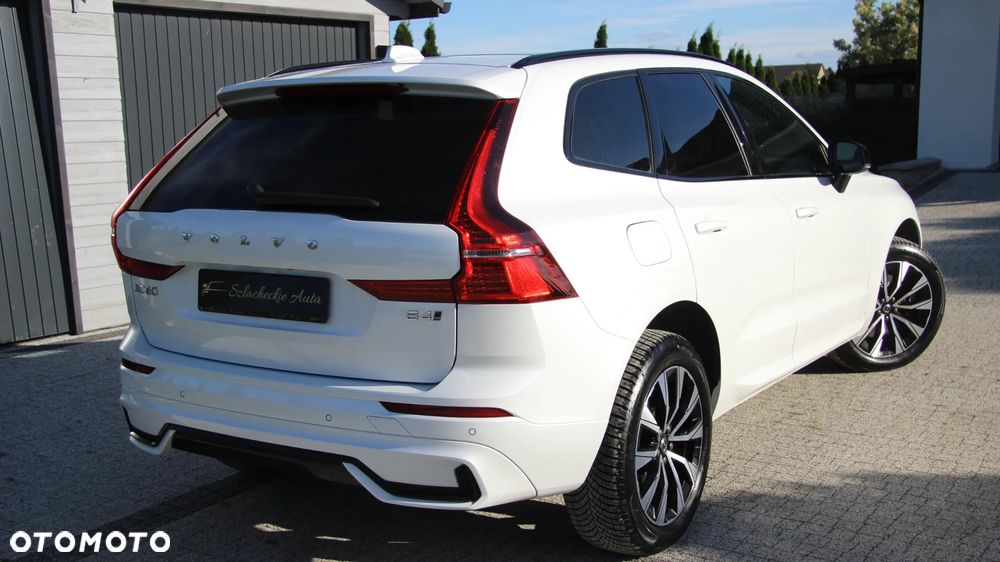 Volvo XC 60 B4 D AWD Plus Dark - 4