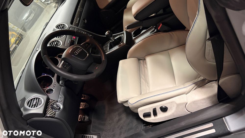 Audi RS4 Cabrio Standard - 24