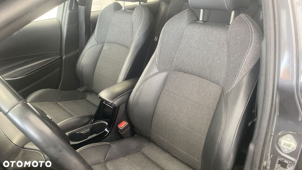 Toyota Corolla 1.8 Hybrid Style - 17