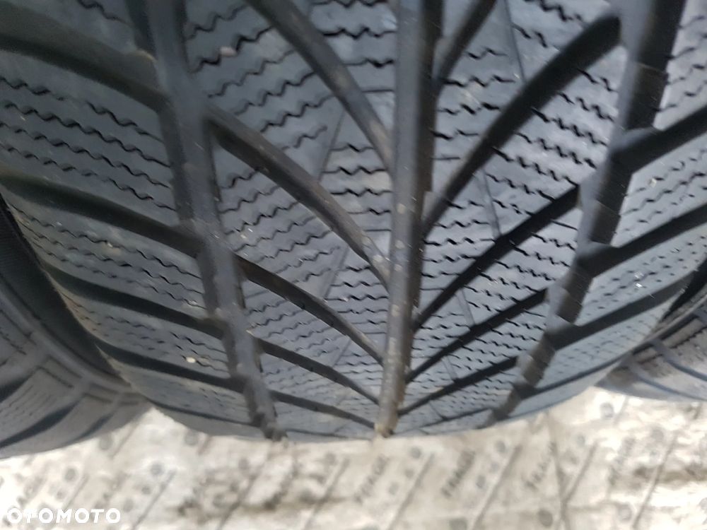 KOŁA ZIMA  DACIA DASTER 5X114,3  6,5JX16 215/65R16 - 27