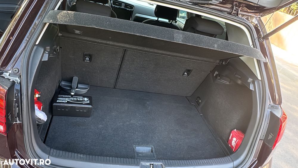 Volkswagen Golf - 9