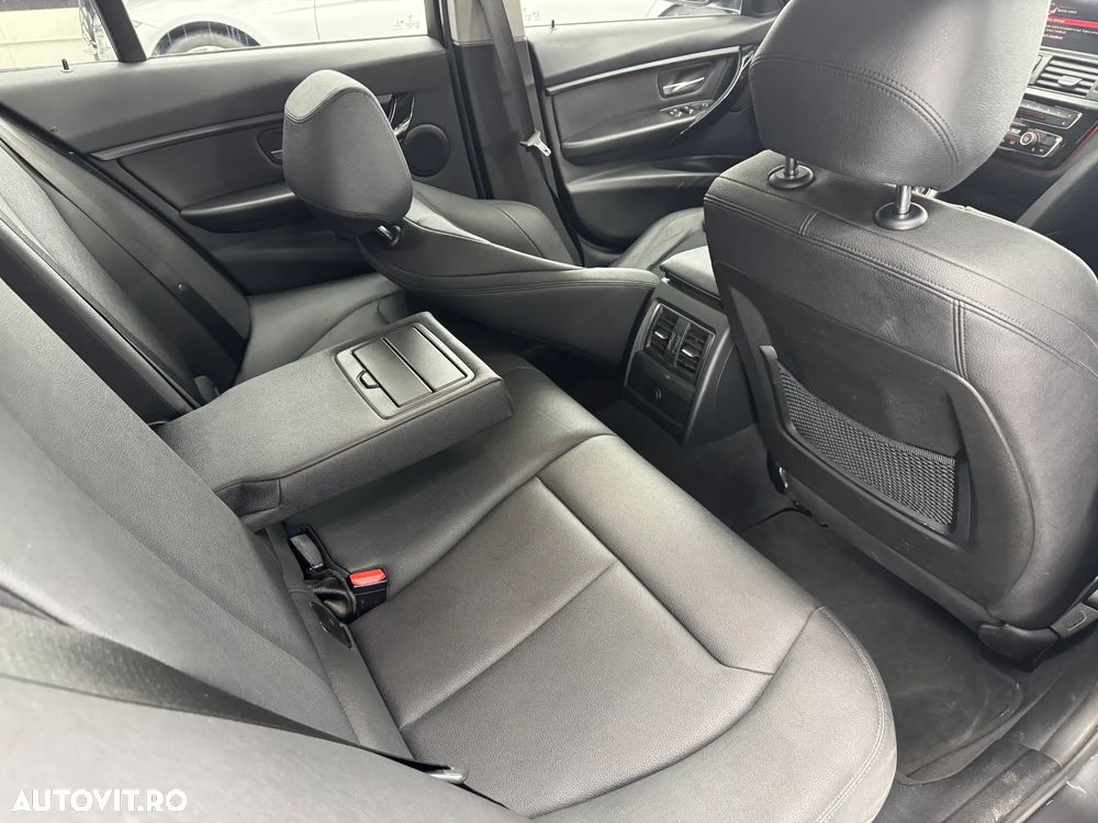 BMW Seria 3 318d Aut. Luxury Line - 7