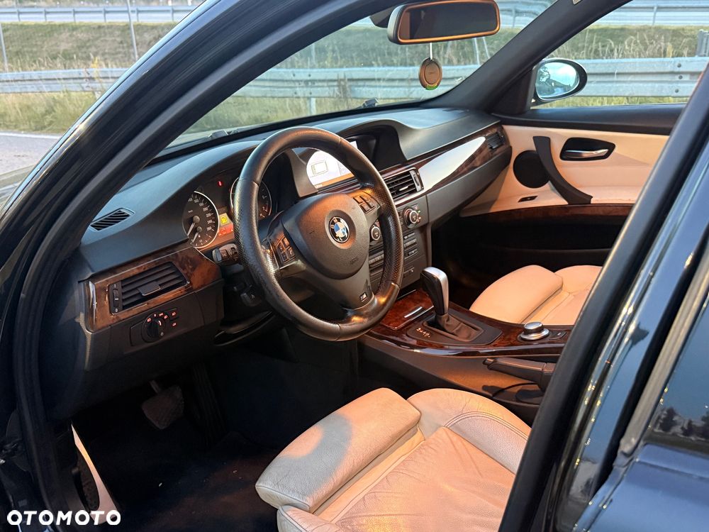BMW Seria 3 320i - 5