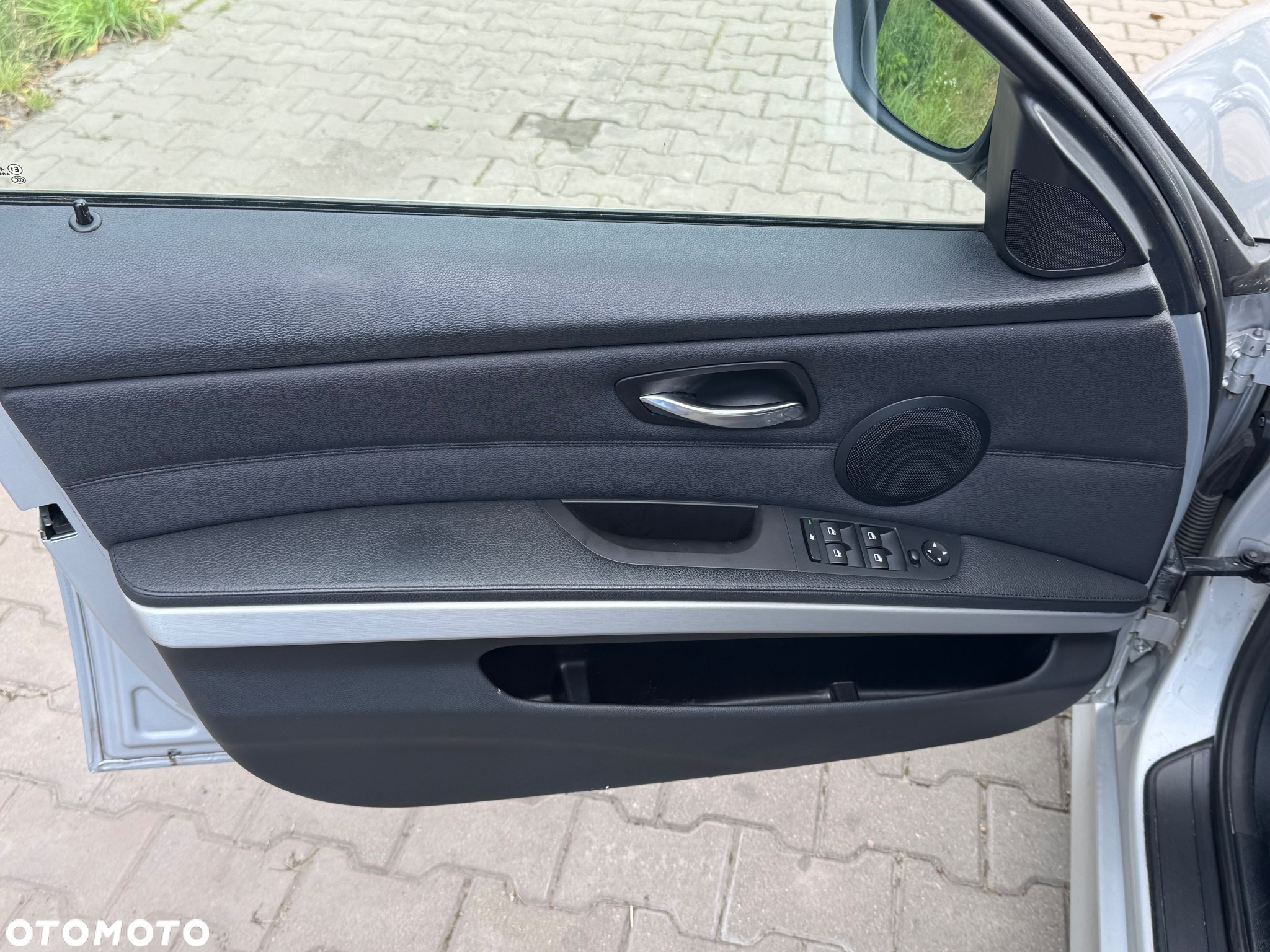 BMW Seria 3 320d DPF Touring - 12