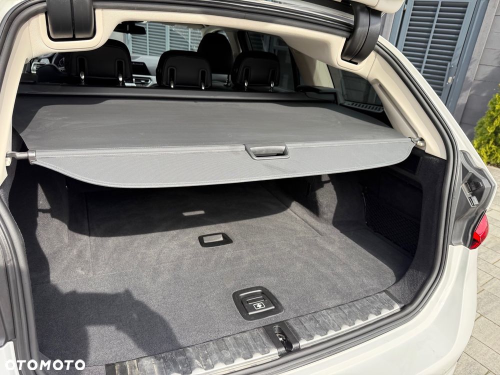 BMW Seria 3 320i GPF Advantage sport - 23