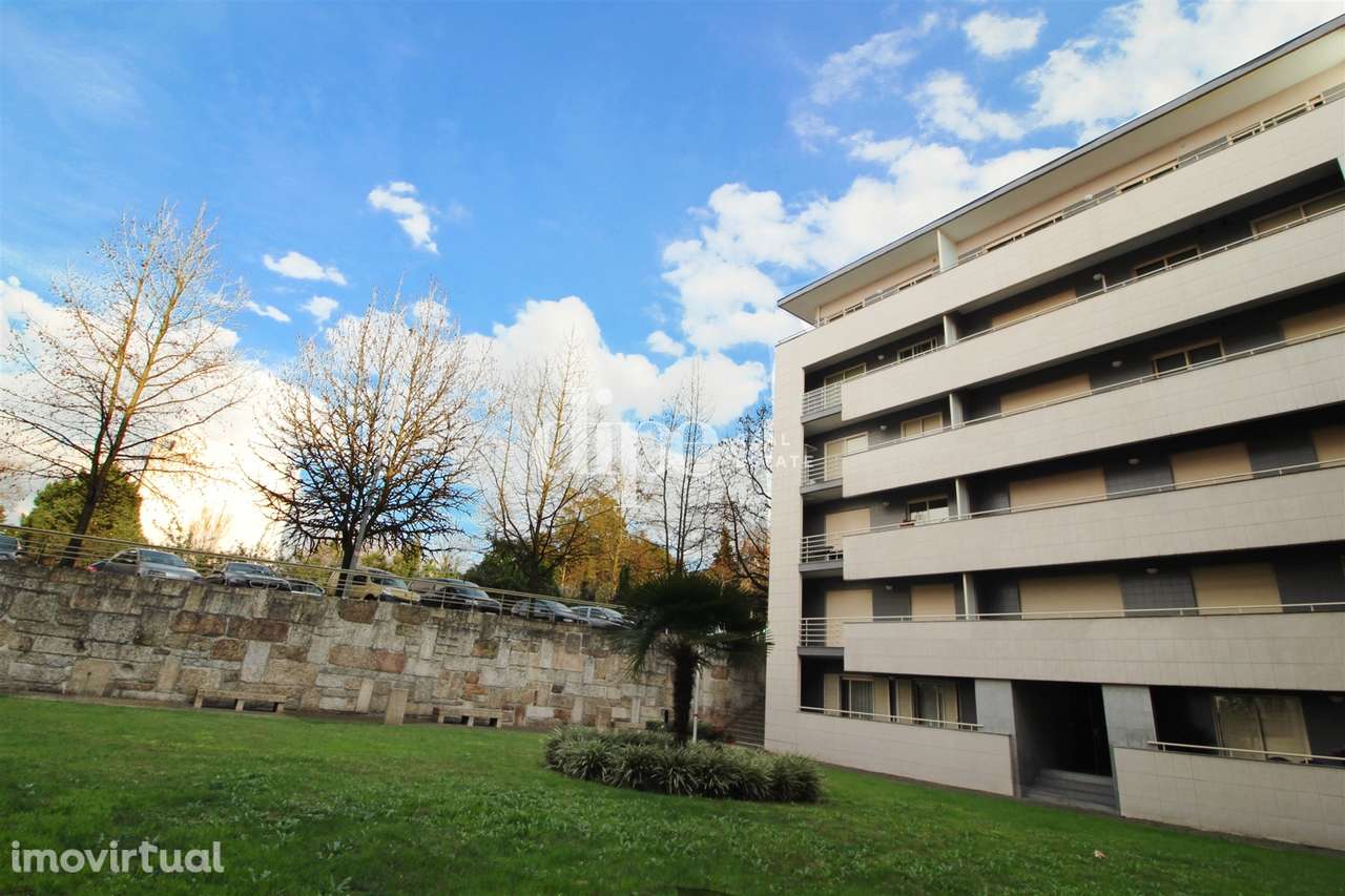 Magnifico T3 a 900 metros do Toural - Grande imagem: 2/23