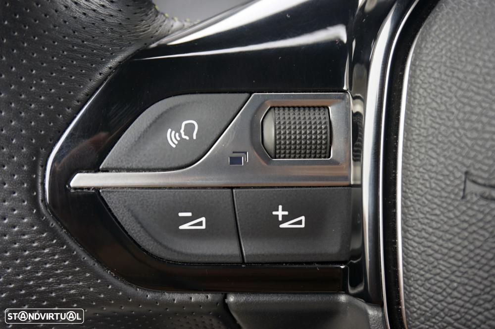 Peugeot 2008 1.2 PureTech GT Line - 9
