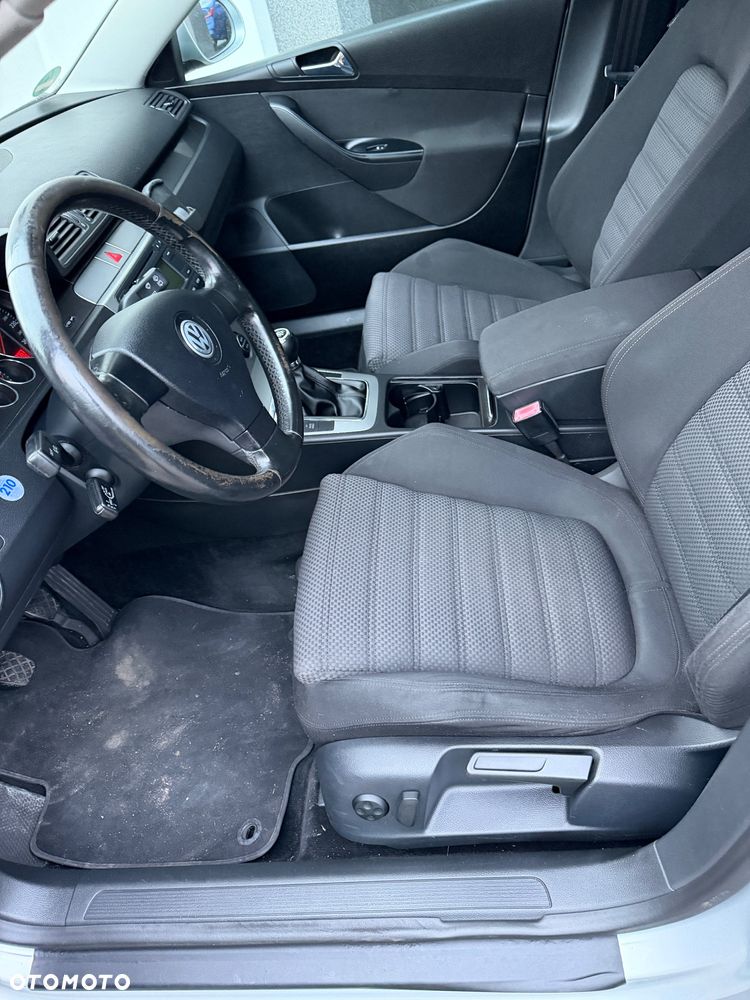 Volkswagen Passat - 18