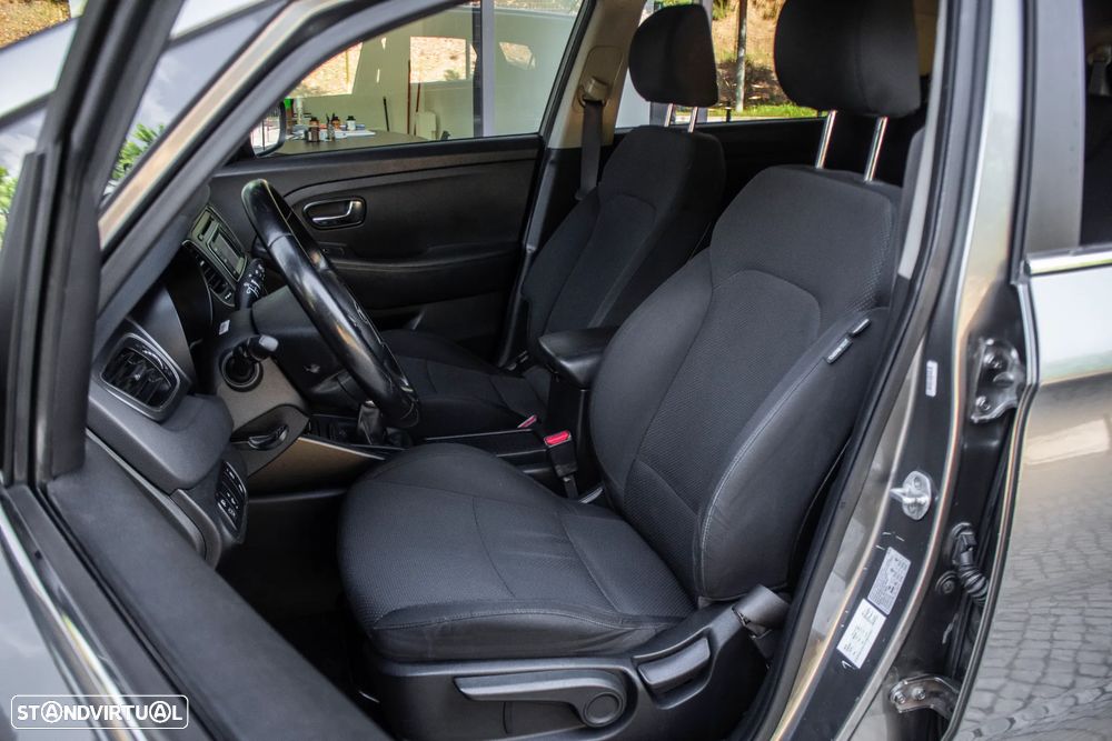 Kia Carens 1.7 CRDi ISG TX - 24