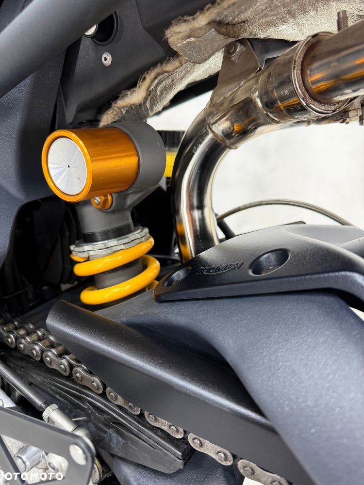 Triumph Street Triple - 17