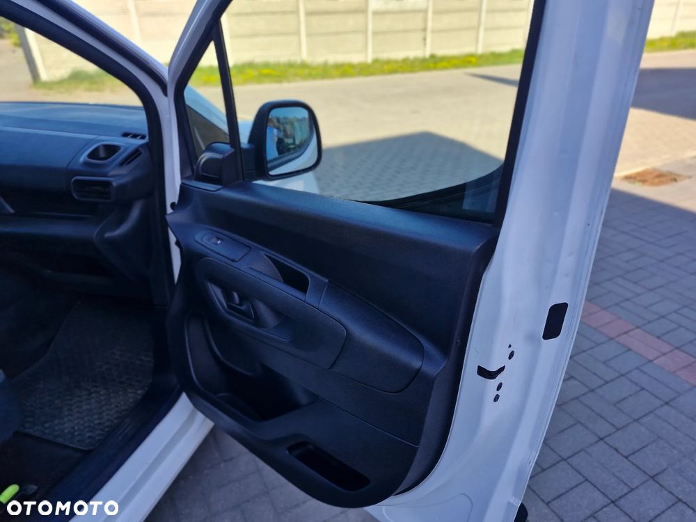 Opel COMBO - 11
