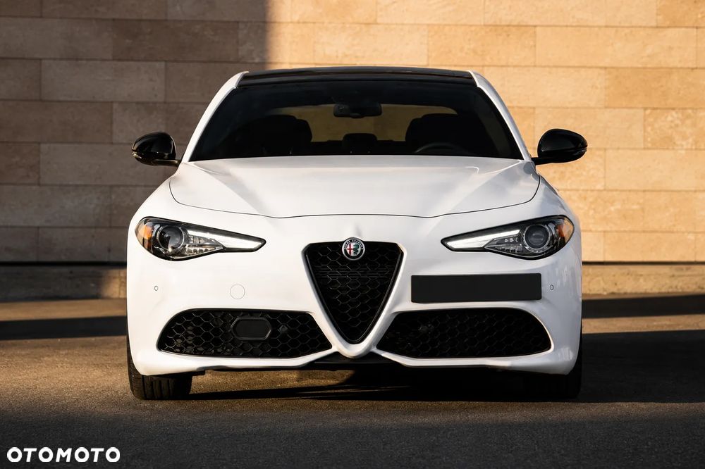 Alfa Romeo Giulia 2.0 Turbo 16V AT8-Q4 Ti - 2