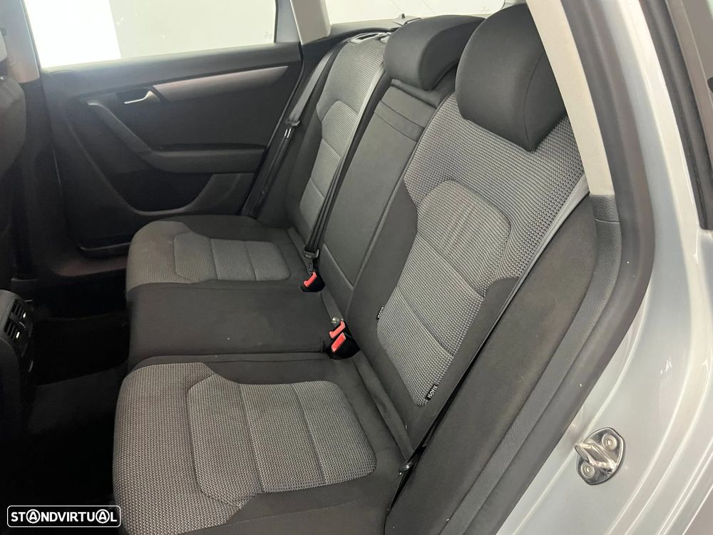 VW Passat Variant 1.6 TDI Confortline - 9