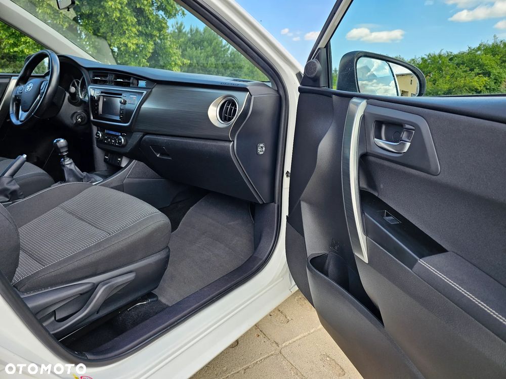 Toyota Auris 1.6 Executive - 38