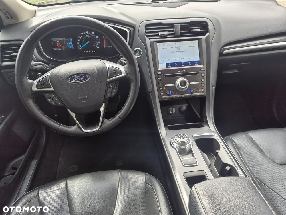 Ford Fusion 2.0 EcoBoost Titanium - 17