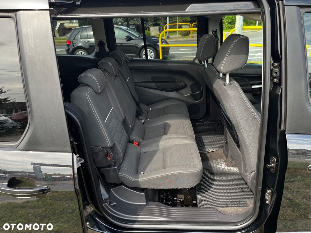 Ford Tourneo Connect Grand - 27