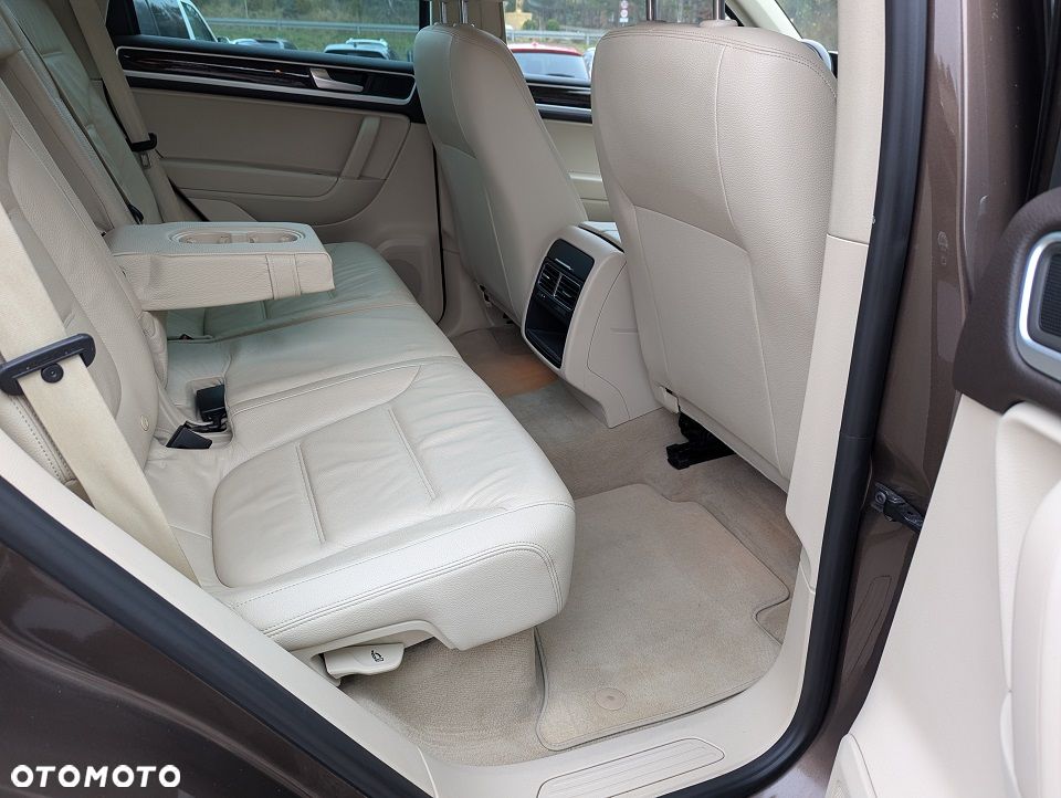 Volkswagen Touareg 3.0 V6 TDI Blue Motion DPF Automatik - 24