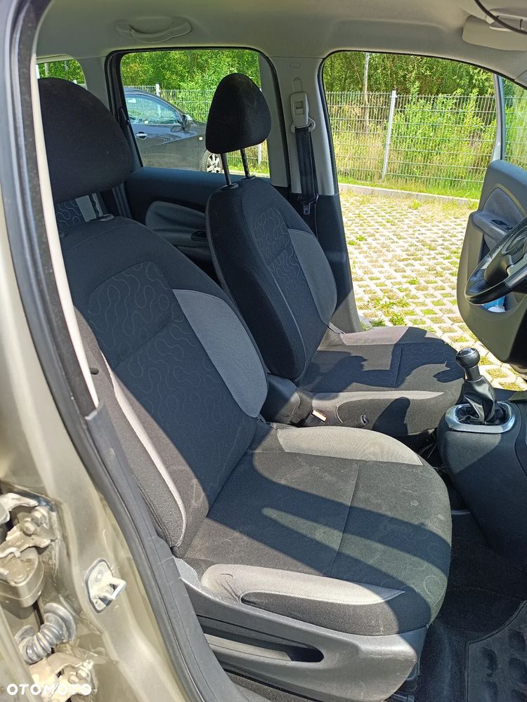Citroën C3 Picasso 1.4i Attraction - 27