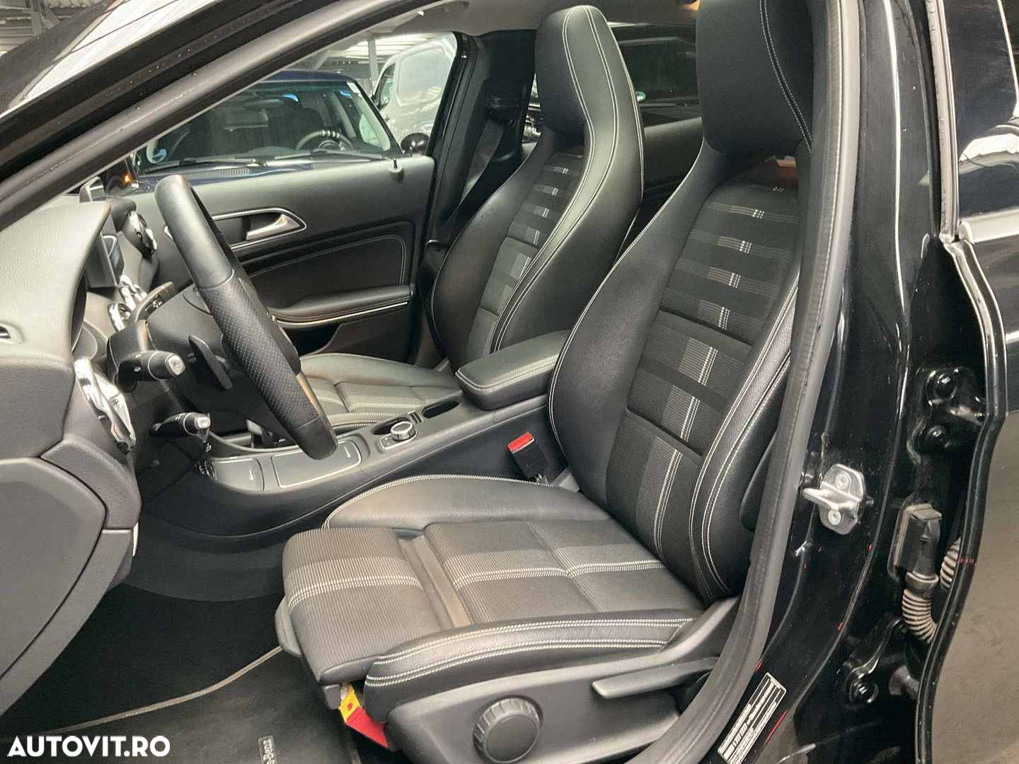 Mercedes-Benz GLA 180 7G-DCT Urban - 6