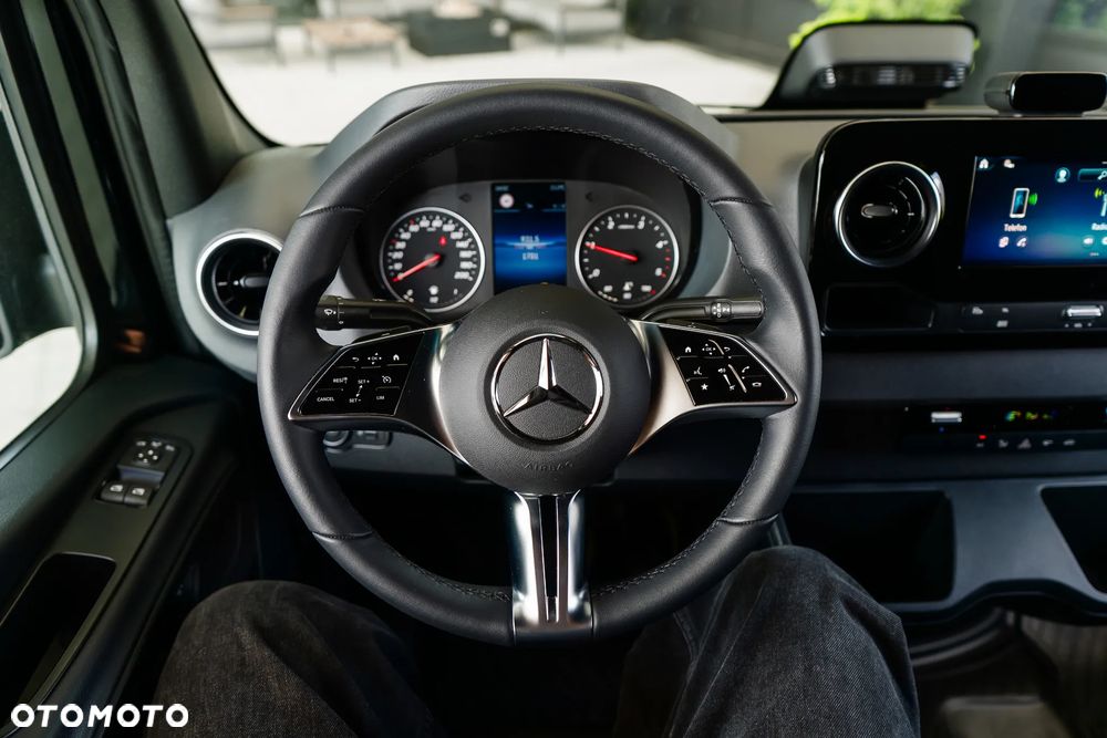 Mercedes-Benz Sprinter - 17