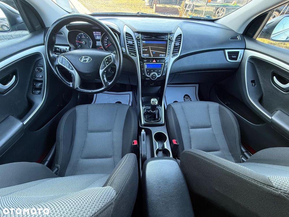 Hyundai i30 blue 1.6 CRDi Premium - 23