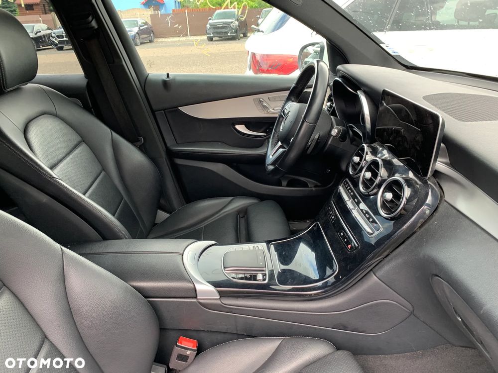 Mercedes-Benz GLC 300 4Matic 9G-TRONIC - 13