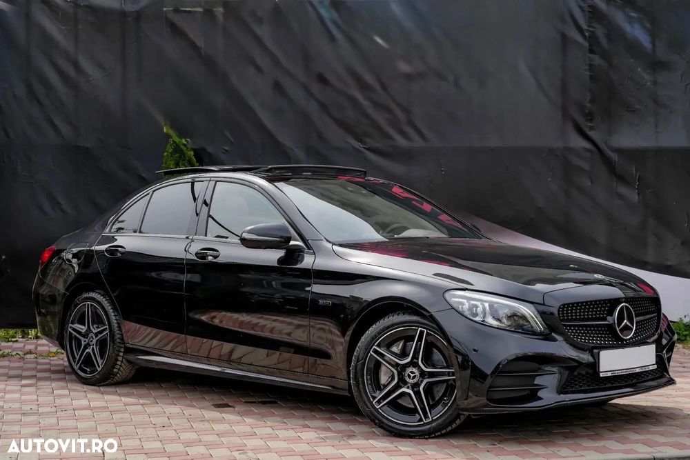 Mercedes-Benz C 300 e T 9G-TRONIC AMG Line - 1