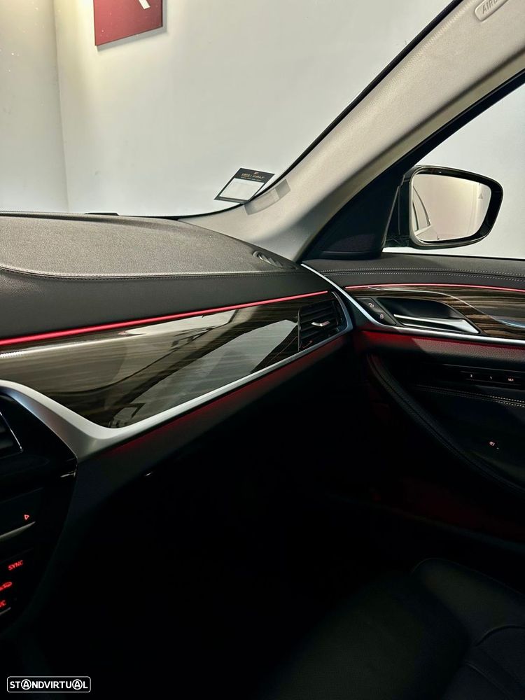BMW 530 e Line Luxury - 42