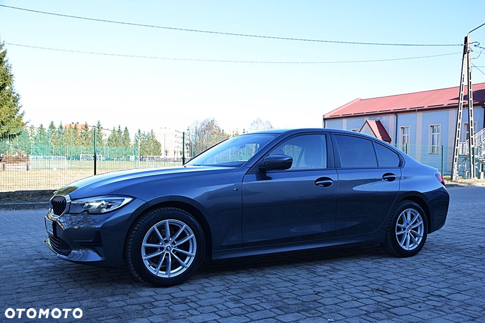 BMW Seria 3 318d Edition M Sport Shadow - 8